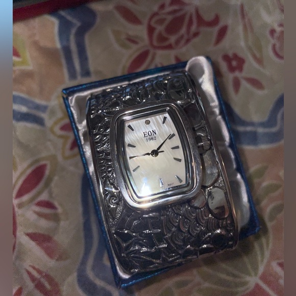 BALI LEGACY EON 1962 Swiss Movement Cuff Bracelet Watch in Sterling Silver - Picture 8 of 9